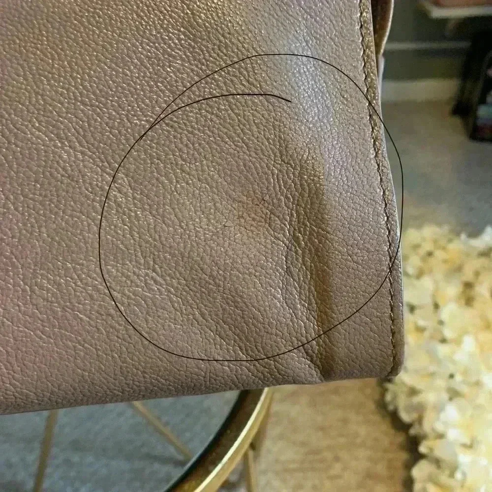 YVES SAINT LAURENT YSL Y Line Cabas Chic Leather Hand Bag Brown Used.